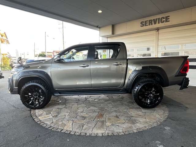 Toyota Hilux 5