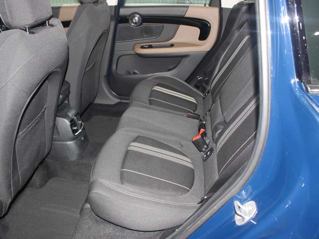 MINI Crossover 10