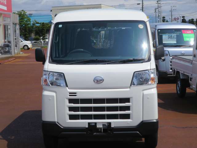 Daihatsu Hijet Cargo 2
