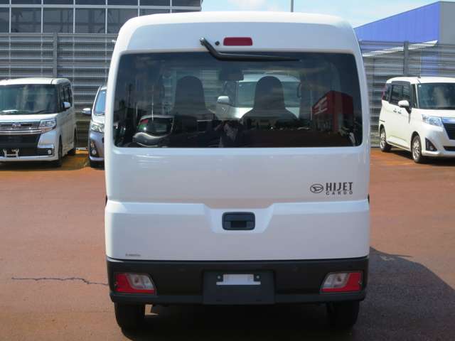 Daihatsu Hijet Cargo 4