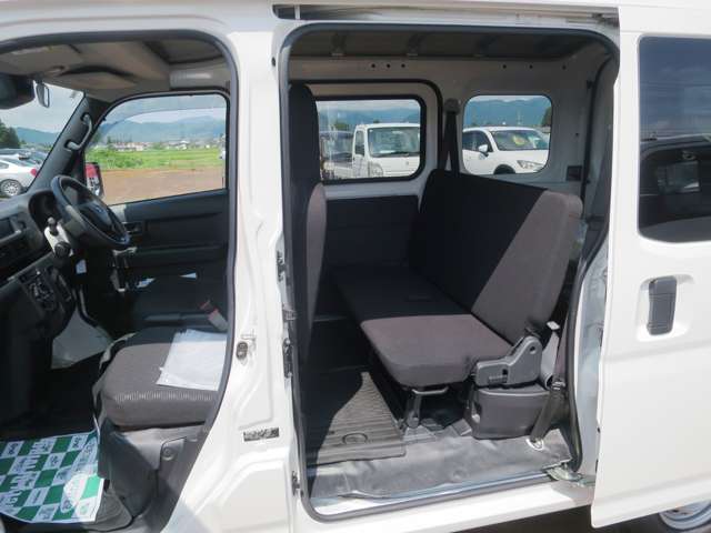 Daihatsu Hijet Cargo 7