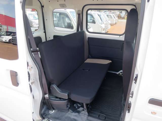 Daihatsu Hijet Cargo 9