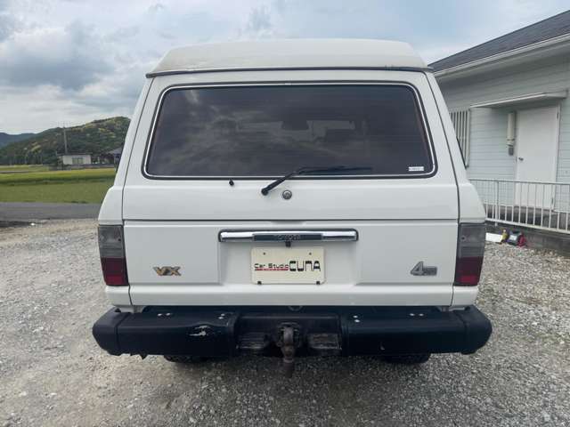 Toyota Land Cruiser 60 6