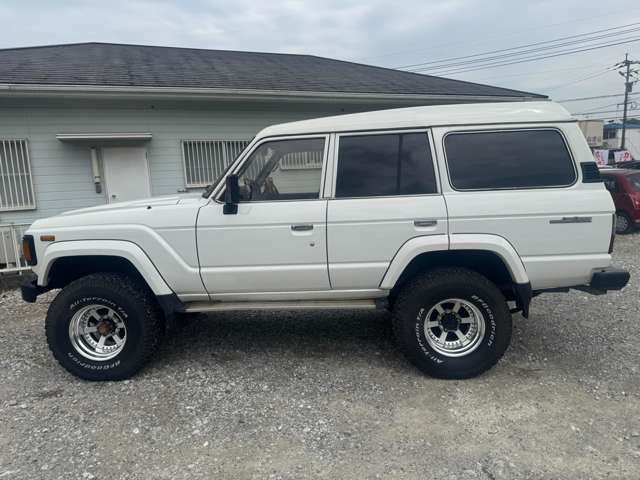 Toyota Land Cruiser 60 7