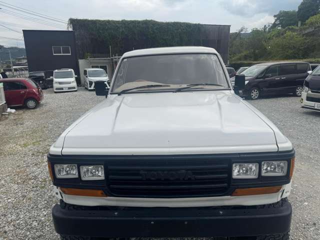 Toyota Land Cruiser 60 8
