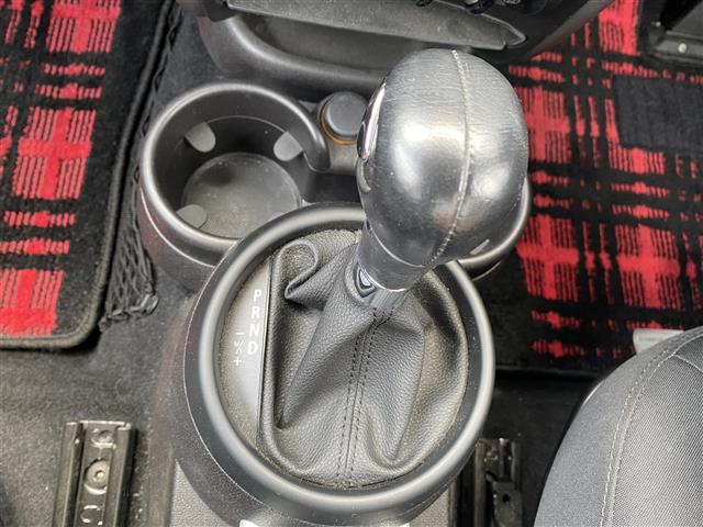 MINI Crossover 8
