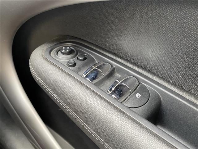 MINI Crossover 9