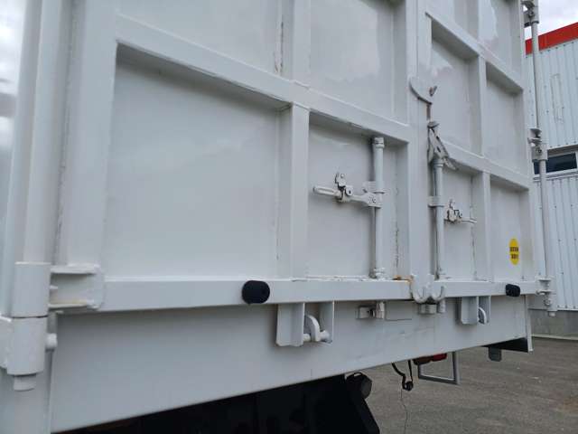 Isuzu Forward 12