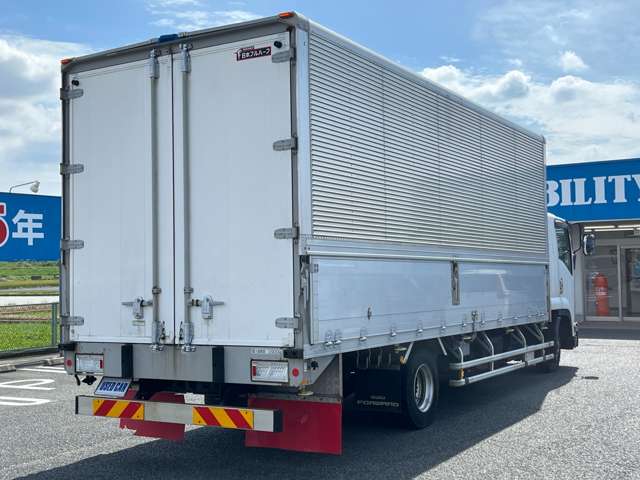 Isuzu Forward 11
