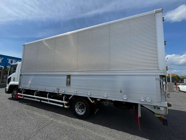 Isuzu Forward 8