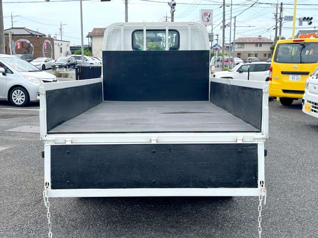 Isuzu Elf 6