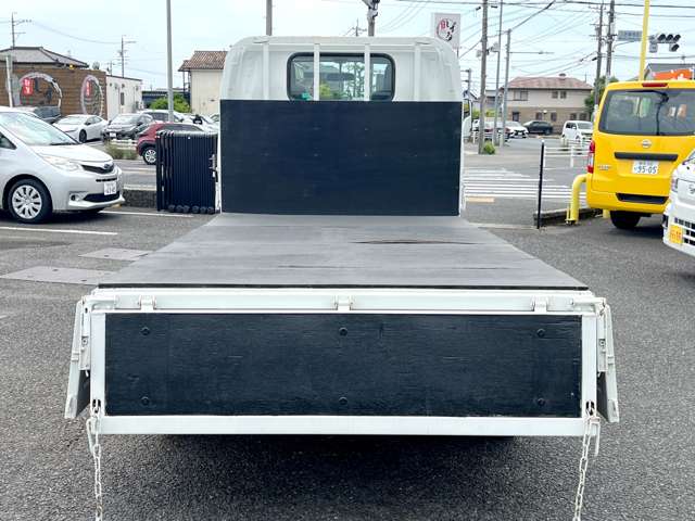 Isuzu Elf 8