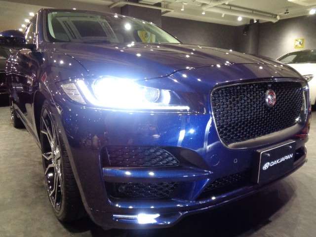 Jaguar F-Pace 8