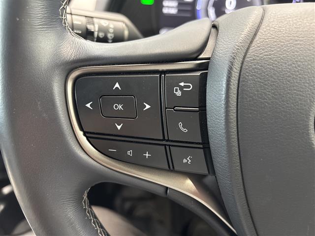 Lexus UX 7