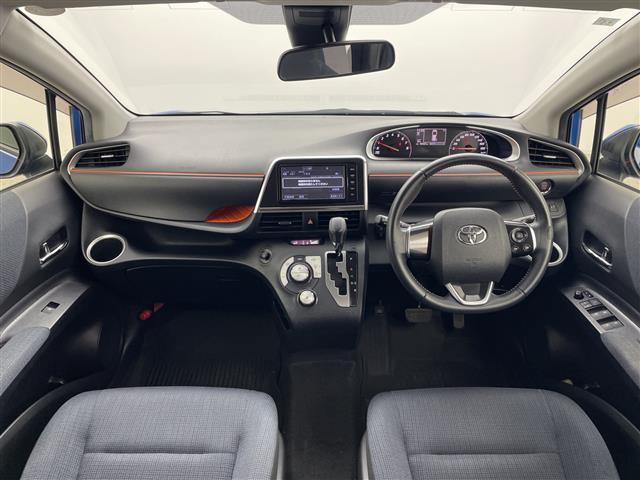 Toyota Sienta 3