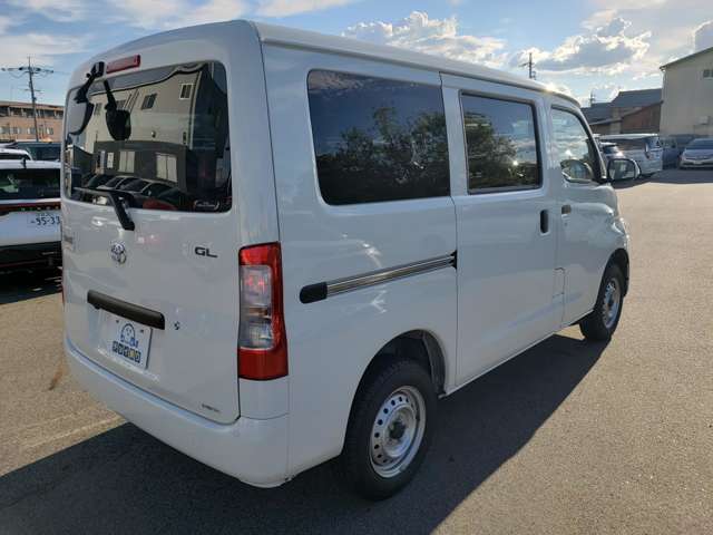 Toyota Town Ace Van 8