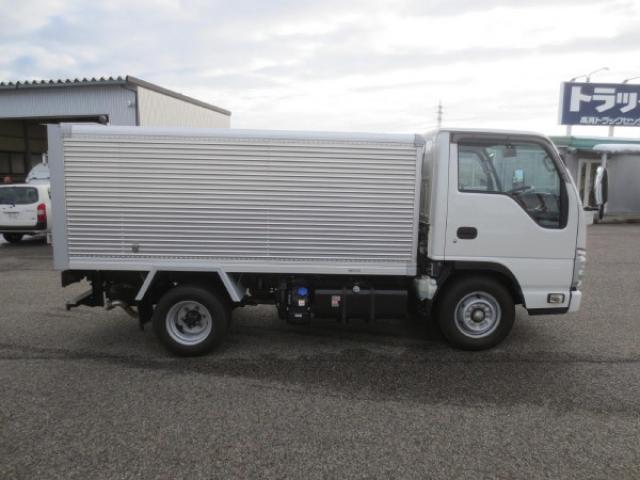Isuzu Elf 8