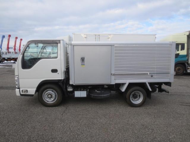 Isuzu Elf 9