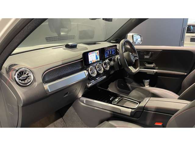 Mercedes-Benz EQB 12