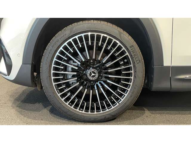 Mercedes-Benz EQB 3