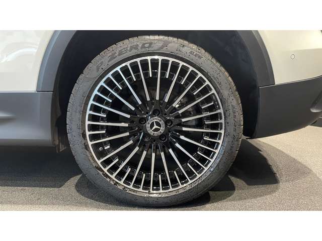 Mercedes-Benz EQB 4