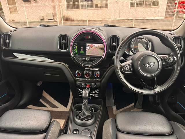MINI Crossover 9