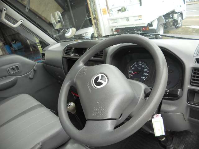 Mazda Bongo Truck 11