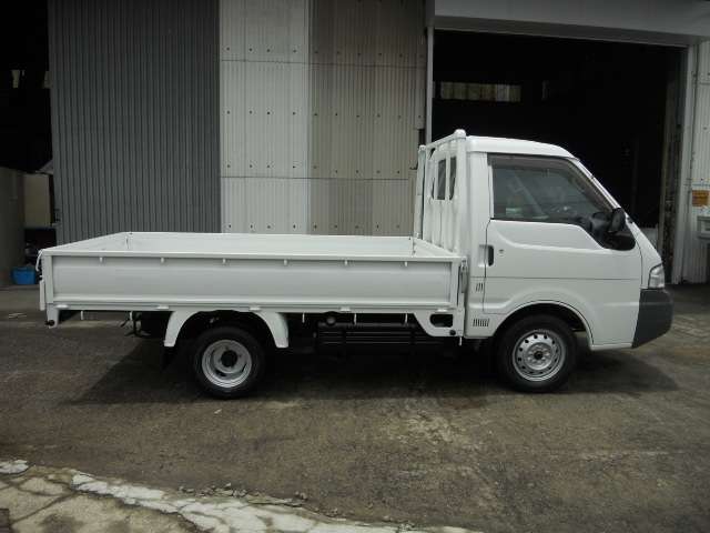 Mazda Bongo Truck 4