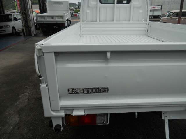 Mazda Bongo Truck 9