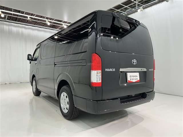 Toyota Hiace Van 5