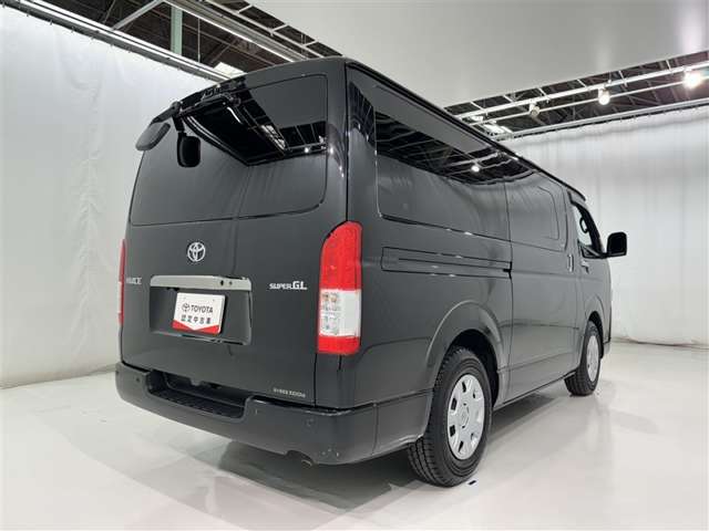 Toyota Hiace Van 6