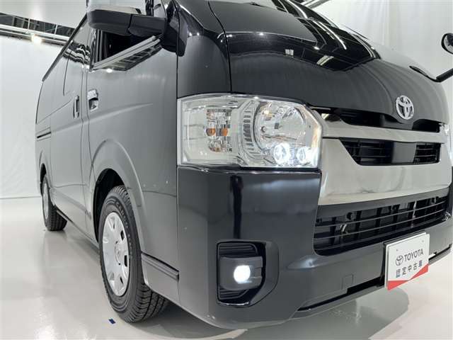 Toyota Hiace Van 7