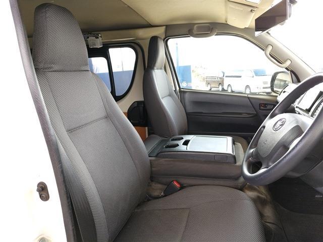 Toyota Regius Ace 12