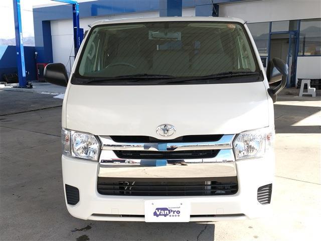 Toyota Regius Ace 4