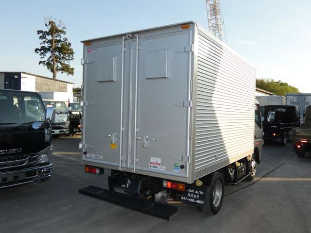 Mitsubishi Fuso Canter 9
