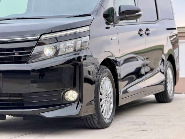 Toyota Voxy 12