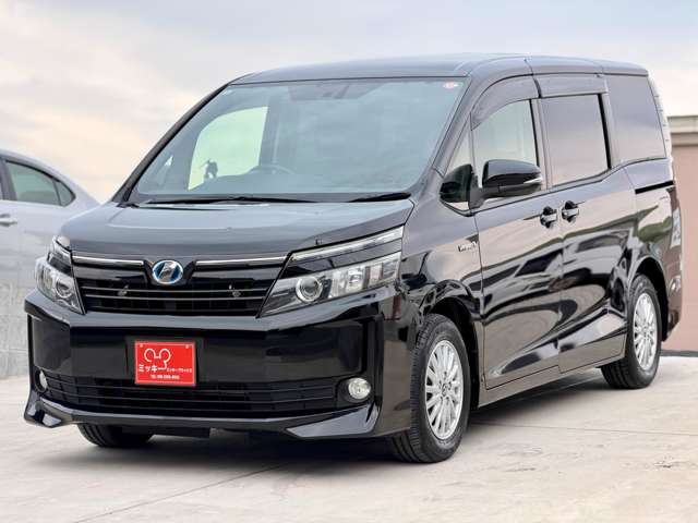 Toyota Voxy 4