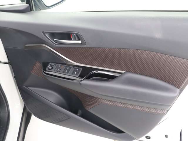 Toyota C-HR 11