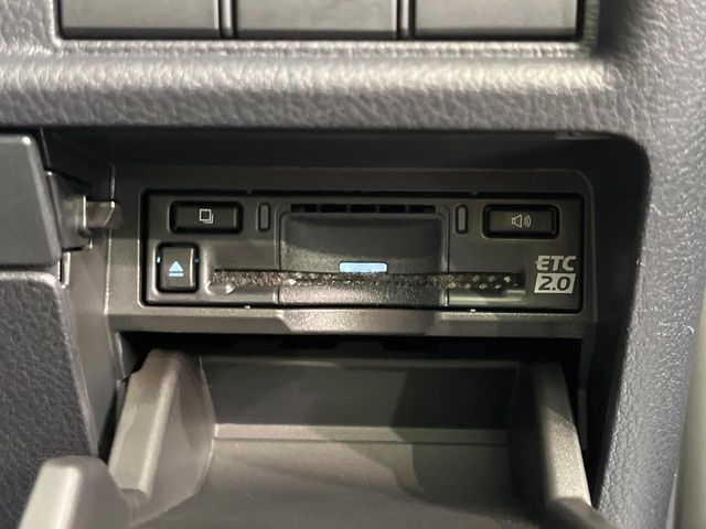 Lexus LBX 8