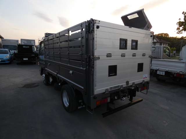 Mitsubishi Fuso Canter 9