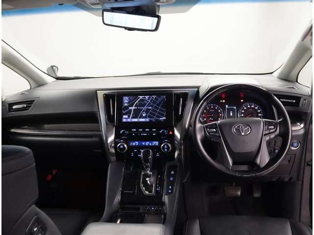 Toyota Alphard 5