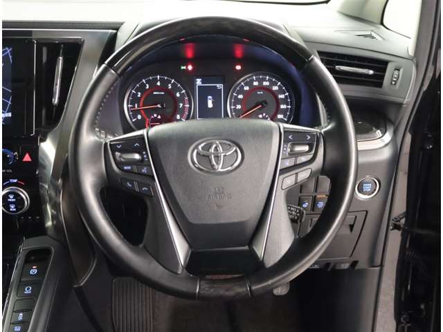 Toyota Alphard 6