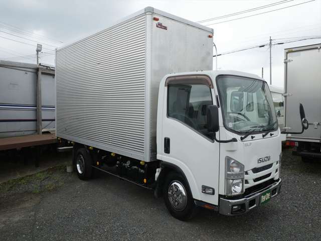Isuzu Elf 3