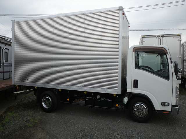 Isuzu Elf 4