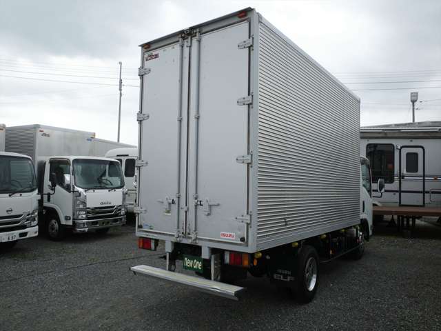 Isuzu Elf 5
