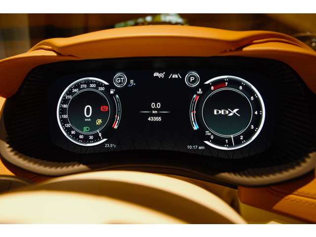 Aston Martin DBX 11