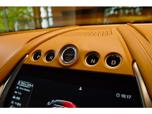Aston Martin DBX 12