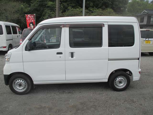 Daihatsu Hijet Cargo 3