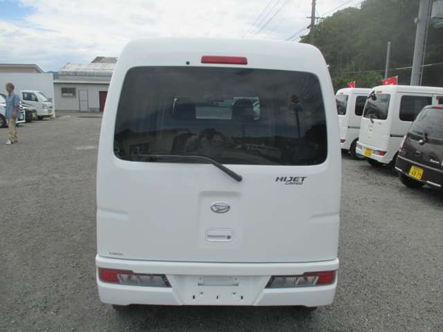 Daihatsu Hijet Cargo 5