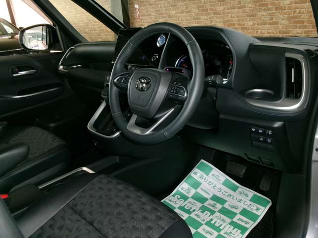 Toyota Voxy 9